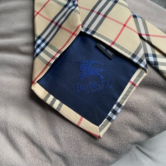 ‼️SOLD ‼️Burberry tie (Authentic) - Picture 2 of 3